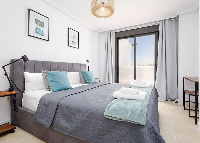 Beautiful 1 Bed Duplex Penthouse With Views Rdr327